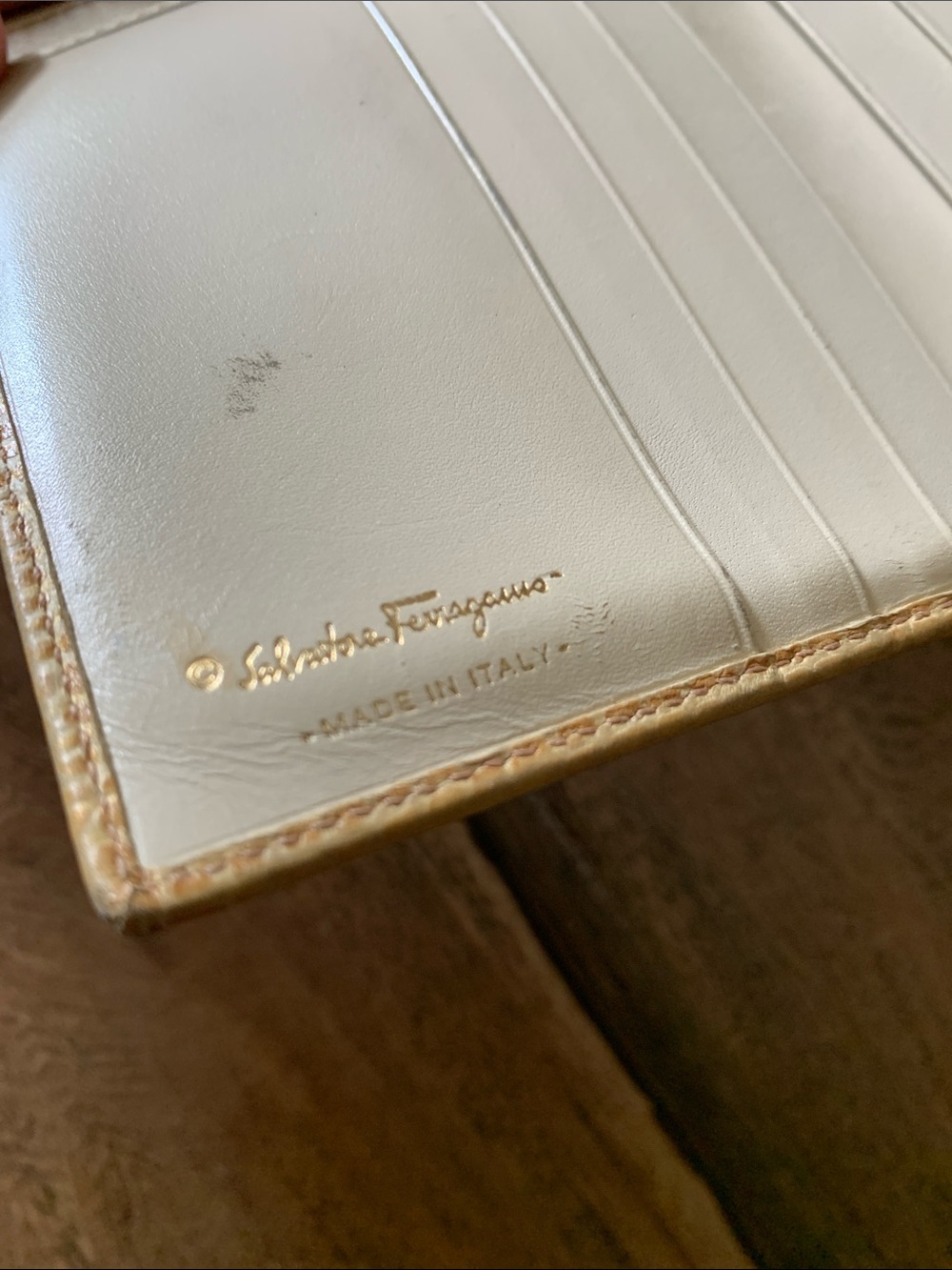 Salvatore Ferragamo Cream Tan White Lizard Leather Bifold Compact Snap Wallet - Picture 9 of 10